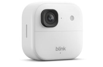 Blink Außenkamera 2K+ (neueste Generation) – Kabellose, intelligente Sicherheitskamera, 2K-Videoauflösung, verbesserte Audioqualität, bis zu zwei Jahre Batterielaufzeit – Zusatzkamera, Weiß