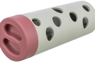 TRIXIE Snack Roll Katzenspielzeug – durch Rollbewegungen fallen Snacks heraus – schult die Geschicklichkeit – Gummiummantelung – spülmaschinengeeignet – ø 6/ø 5 × 14 cm – grau/rot – 4592