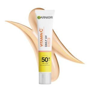 Garnier Vitamin C Tägliches Sonnenfluid, LSF 50+, Schützt und korriegiert Schäden durch die Sonne, Gleicht den Hautton aus, Für Gesicht & Hals, Vegan, Für alle Hauttypen, Daily UV Glow, 40 ml