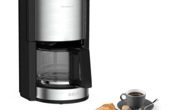 Krups KM3210 Pro Aroma Plus Filterkaffeemaschine, 10 Tassen, 1,25 L, 30-Minuten-Warmhaltefunktion, sichtbares Wasserstands Fenster, Tropfstopp-System, Schwarz mit Edelstahlapplikationen