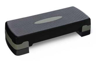 Amazon Basics Aerobic Steppbrett, Verstellbarer Workout Stepper für Zuhause, 68.58cm, Schwarz/Grau
