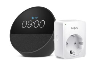 Echo Spot | Schwarz + TP-Link Tapo P110MA WLAN-Steckdose mit Energieverbrauchskontrolle, Funktionert mit Alexa – Smart Home-Einsteigerpaket