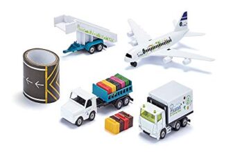siku 6312, Flughafenset, Metall/Kunststoff, Weiß, Inkl. Verkehrsflugzeug, Catering-Fahrzeug, Anhänger mit Fluggasttreppe, Flughafenschlepper, Kofferanhänger und 5m langes Rollfeld-Tape