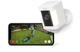 Ring Spotlight Kamera Plus Akku (Spotlight Cam Plus) | Überwachungskamera aussen mit WLAN, HD-Video, LED-Strahler, Nachtsicht, Bewegungserfassung & Sirene | Alexa-kompatible Sicherheitskamera