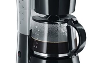 SEVERIN Filterkaffeemaschine mit Glaskanne, Kaffeemaschine für bis zu 10 Tassen je Kanne, für aromatischen Kaffeegenuss, einfache Bedienung, mit Warmhalteplatte, Schwarz, KA 4479