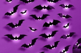 Efymosce Halloween Fledermäuse Deko, 24 Stück LED Lila Fledermaus Dekoration, Wandaufkleber 3D Halloween Deko Set Outdoor für Außen, Party, Fenster,Wandaufkleber, Schlafzimmer, Wohnzimmer