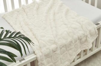 CREVENT 75cmX100cm Gemütliche weiche warme Sherpa Baby Decke für Mädchen Jungen, Neugeborene Essentials für Säugling, Baby Dusche Empfangen Geschenk mit weißem Herz