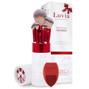 Professionelles Make-up Pinselset Luvia, Geschenkidee, Prime Vegan Memories Velvet Red, Pearl, 7 Schminkpinsel inkl. Pinselaufbewahrung und Blender Schwamm // Prime Vegan Memories Set