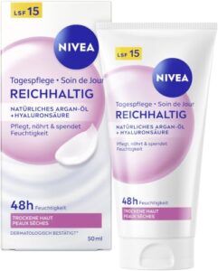 NIVEA Tagespflege Reichhaltig, intensiv pflegende Gesichtscreme für trockene Haut mit natürlichem Mandelöl, feuchtigkeitsspendende Tagescreme mit LSF 15 (50 ml)
