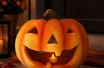 XXL Kürbis-Laterne als Halloween-Deko LED Windlicht in 27×23 cm – Großer Jack-O-Lantern Deko-Kürbis als gruselige Wohnzimmer-Deko – Teelicht-Halter als Herbst-Deko innen und Draußen im Garten