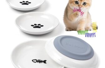 Katzennapf Flach Keramik Futterschale – Futternapf Katze, Whiskerfreundlicher Katzenfutternapf für Nass- & Trockenfutter, rutschfeste Katzenschüssel, Katzenfressnapf mit 4 Katzenspielzeugen