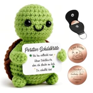 Giftota Pocket Hug Schildkröte – Handgehäkelte Schildkröte mit Glücksmünze & Lederetui – Glücksbringer & Mutmacher – Geschenkidee zum Geburtstag – Gute Besserung – Geschenk für Männer, Frauen