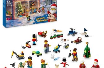 LEGO City Adventskalender 2024, Adventsgeschenk für Kinder ab 5 Jahren, 24 Überraschungen, Minifiguren in Weihnachtspullis, Weihnachtsmann und Frau Weihnachtsmann, Geschenk zu Weihnachten 60436
