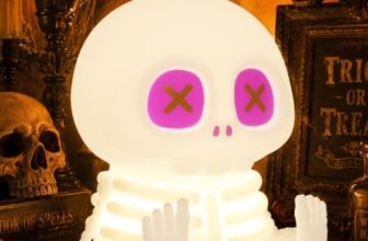 CoolGift Mart Skull Nachtlicht, Silikon-Touch-Control-Lampe. USB-aufladbar mit Timer und Helligkeitsregelung, erzeugt anpassbares Licht für Gaming-Raum, Nachttisch oder Halloween-Dekoration.