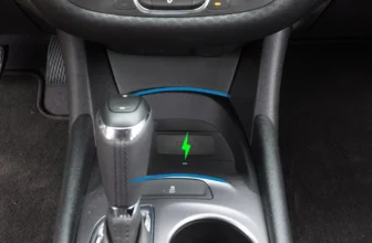 Car wireless charger for chevrolet Malibu 2016 to 2019 charging board center console mount holder for iphone 11 charging plate