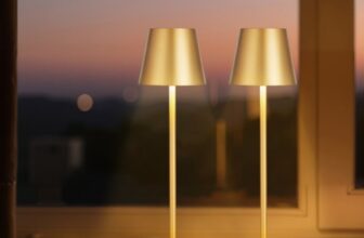 VEVOR kabellose Tischlampe Tischleuchte (2 Stk.) mit 5200 mAh eingebauter wiederaufladbarer Akku, 3-farbiges stufenloses Dimmen, 3000-6500 K Farbtemperatur, Schreibtischleuchte Gold