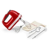 KitchenAid Handmixer 9 Stufen, 85W leiser DC-Motor mit Sanftanlauf, 6 Zubehörteile – Rühr-, Knethaken, Schneebesen & Rührstab, Schwenkkabel, Tasche, Empire Red,